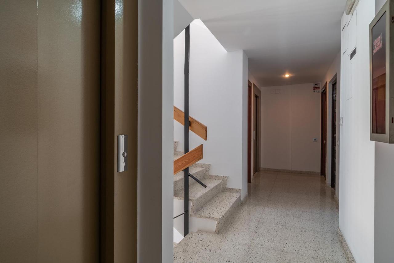 Tuguest Heroe Apartment Malaga Exterior photo